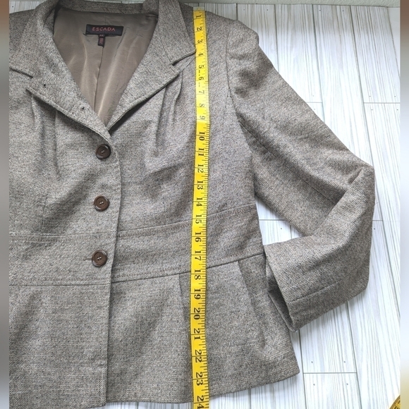 Escada Virgin Wool Tailored Pleated Blazer in Brown and Cream Size 10 / EU 44 - Picture 7 of 13